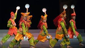 Mohon bagikan artikel ini jika dunsanak suka, agar lebih banyak orang yang tahu. 15 Ucapan Terima Kasih Berbagai Bahasa Daerah Di Indonesia