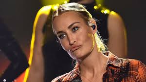 Mit dem hashtag #allergischgegenmobbing will die kleine schwester von sarah connor nun das öffentliche. Sarah Connor So Gross Sind Ihre Zwillingsbruder Schon Brigitte De