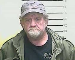 No seatbelt in Middlesboro leads to a traffic stop yielding drugs and a  handgun for Cave City man
