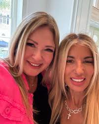 Wishing my bestie the best birthday ever!! To the best year ever!! Love you  so much!!! ❤️❤️😘