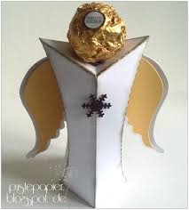 Einen eigenen ferrero rocher schokoladen baum zu basteln ist nicht schwer. Rocher Engel Geschenke Kleinigkeit Zu Weihnachten Cameo Silhouet Kleinigkeiten Zu Weihnachten Weihnachten Basteln Engel Basteln Mit Kleinkindern Weihnachten