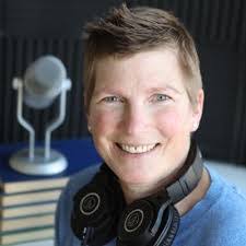 Amanda Chacon's Instagram, Twitter & Facebook