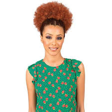 When you want your hair to pancake at the sides of your head and flow rather than hanging in a tapered ponytail, pull the hair down below the hair tie as much as you can so that all the lengths of your hair fan out. Bobbi Boss Synthetic Speedy Up Do Drawstring Ponytail Spup41 Natural Sogoodbb Com