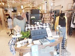 איך אומרים ava lane boutique אנגלית? Dogwood Lane Boutique Home Facebook