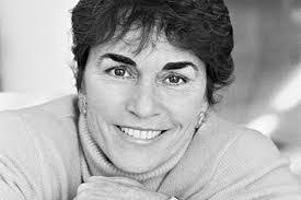 Mae Brown's Instagram, Twitter & Facebook