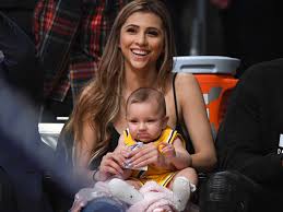Lonzo ball vater, mutter, bruder, familie, freundin, größe, gewicht. Lonzo Ball S Baby Mama Denise Garcia Brings Baby To Lakers Game Daddy Balls Out