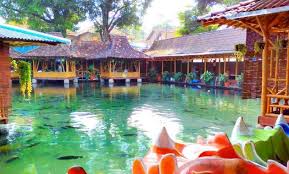 Untuk tiket masuk tlatar boyolali 2016 ini sendiri tidak terlalu mahal. 10 Foto Umbul Tlatar Boyolali 2021 Harga Tiket Masuk Objek Wisata Pemancingan Jam Buka Penginapan Jejakpiknik Com