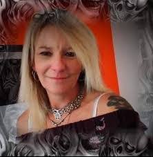 Pauline Hobbs's Instagram, Twitter & Facebook