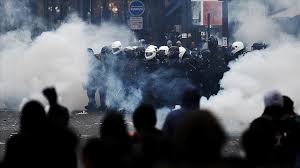 Un correspondant de sputnik matraqué par la police au soudan lors d'un reportage. France Enquete Ouverte Apres La Diffusion D Images De Violences Policieres Contre Un Manifestant