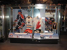 The estimated net worth of wayne gretzky in 2019 is $200 million. Wayne Gretzky Wikipedia