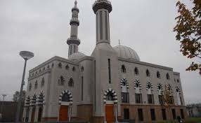 Berdasarkan sebuah hadits, nabi muhammad saw menyatakan jika i'tikaf di sepuluh malam terakhir bagai beri'tikaf dengannya (muhammad saw). Fikih I Tikaf 6 Muslim Or Id