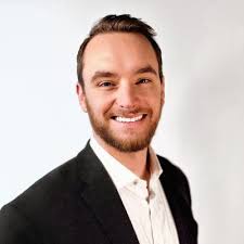 📢 Here's what the birth of our daughter taught me about B2B sales 📢