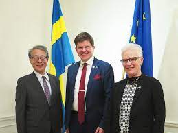 Europcar är den ledande leverantören i sverige av delad hållbar. Japans Ambassador I Sverige Twitterren Tack For Ett Trevligt Samtal Talman Andreas Norlen Och Forste Vice Talman Asa Lindestam Ja Lat Oss Fortsatta Och Forstarka Det Redan Goda Parlamentariska Samarbetet Mellan Japan