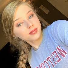 Gail Linton's Instagram, Twitter & Facebook