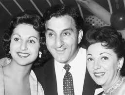 PHOTO OF THE DAY~~~~ Marlo with her father and mother