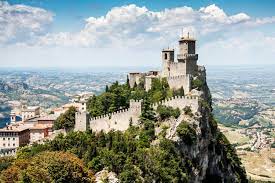 San marino ou serenissima repubblica di san marino ou repubblica di san marino). Guide A Saint Marin Guide Touristique Pour Visiter Saint Marin Et Preparer Ses Vacances