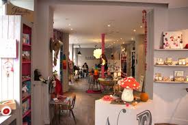 Le Petit Bazar Concept Store For Kids With Integrated Shop And Cafe Paris Boutique Enfant Magasin Enfant Idee Deco