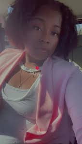 Alisha Bryant (@_alishab)