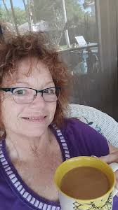 Morning all, happy Wednesday! Halfway mark to the weekend! Have a great day  😊☕🎶🌴🦩🌞