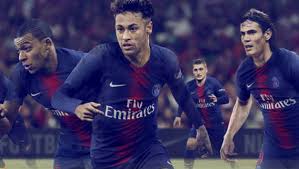 Inclusive contamos con kits masculinos y femeninos para lucirse jugando este maravilloso juego. Kits Psg Dream League Soccer 2019 Dls Mejoress Com