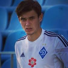 Kariyer sayfasında roman yaremchuk isimli futbolcunun sezon bazında takımının yer almış olduğu turnuvalardaki maç, gol, asist, sarı kart, kırmızı kart, oyuna girme, oyundan alınma. Roman Yaremchuk Roma95yarema Twitter