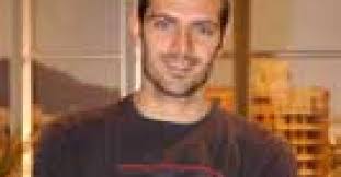 Daniel Aguiar interpreta vampiro sexy