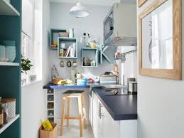 On recommande une cuisine de 15 m² minimum pour circuler facilement autour de l'îlot. 10 Grandes Idees Pour Amenager Une Mini Cuisine