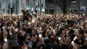 Полиция задержала нескольких участников митинга против обязательной вакцинации от коронавируса, который проходил в москве возле памятника поэту александру пушкину. V Rossii Proshli Mitingi V Podderzhku Alekseya Navalnogo Vedomosti