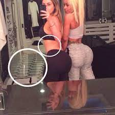 While kylie jenner was posting pics of her boyfriend tyga, her brother rob kardashian was deleting photos of his pregnant fiancee, blac chyna. Kylie Jenner Deleted Her Latest Instagram Post After Being Accused Of A Photoshop Fail