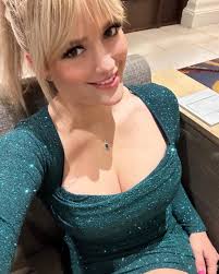 Kasey Mills's Instagram, Twitter & Facebook