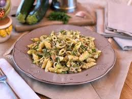 Pasta Zucchine E Tonno Kikakitchen Ricetta Primi Piatti Ricette Piatti Veloci