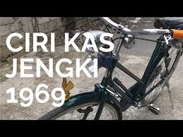 Sadel jok sepeda saddle bicycle sepeda jengki kuno jadul rrt taiwan. Ciri Kas Sepeda Ontel Jengki Poenix 1969 Youtube