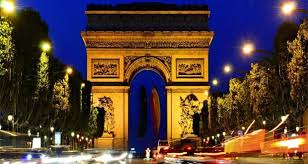 Di samping itu, tempat wisata di paris yang populer ini juga memiliki restoran bernuansa romantis di lantai bahwa menara. 12 Tempat Wisata Di Paris Yang Wajib Dikunjungi
