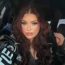 Hey guys can anyone possibly help a family of 5 with a little food? I know  it's Xmas and everyone is probably busy spending time with family and in a  tight spot