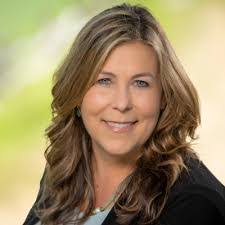 Holly Mudd's Instagram, Twitter & Facebook