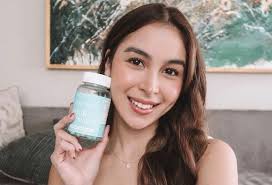 She was born to actors dennis padilla and marjorie barretto. Gerald Anderson Is That You Julia Barretto S New Post With A Man Intrigues Netizens Philstar Com