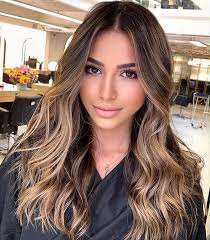 Braune haare mit hellen strahnchen braune strahnchen auf. Hazelnut Balayage Blonde Haare Mit Strahnen Brunette Haare Mit Strahnen Balayage Haare Blond
