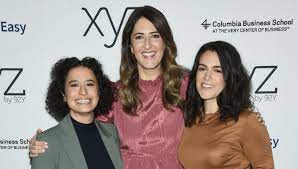 Broad city appeared on many best of the decade lists for television. D Arcy Carden Talks Early Friendship With Abbi Jacobson Ilana Glazer Iheartradio