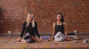 Ein yoga retreat ist eine besondere möglichkeit, tiefer in deine yogapraxis einzutauchen und dich rundum verwöhnen zu. Winter Yin Yoga Sequence 2 Youtube