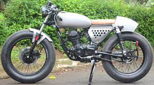 Cara modifikasi motor thunder menjadi cb style cafe racer cara modifikasi honda tiger berkonsep brat bobber dengan gambar ini cara paling murah untuk membuat motor cafe racer impian jadi modifikasi gsx r150 ala cafe racer simpel gak rubah banyak. Modifikasi Gl 100 Cafe Racer Ini Kamu Ngiler Yuk Simak