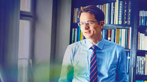 This deposit guarantee scheme applies to all deposit accounts made by individuals, companies and covers up to up to 100,000 eur per bank per depositor. Archiv