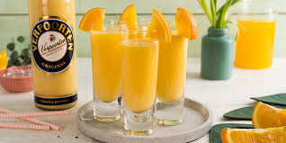 Eierlikor Blonder Engel Drinks Cocktails Und Longdrinks Mit Eierlikor Rezept Cocktails Alkoholfreie Getranke Getranke Rezepte