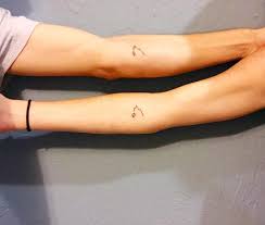 30 Formas De Plasmar En La Piel El Amor Por Tu Pareja Tatuajes De Parejas Tatuajes En Pareja Pequenos Tatuajes