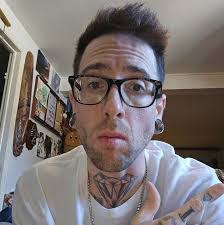 Tyler Riddoch's Instagram, Twitter & Facebook