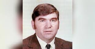 Robert M. Head Obituary