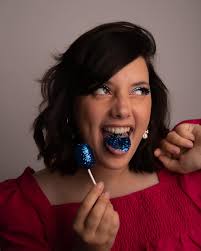 ואוו הנה מתחילה לה עוד שנה.. מה נאחל לשנה הזו? אני מאחלת שמחה לכל אחד ואחת  מאחלת שנגשים את החלומות שלנו מאחלת שיהיה שקט נפשי בכל אחד ואחד מאיתנו מאחלת  שכל אחד