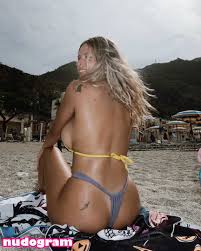 Bionditudo7's alluring explicit leaked photos