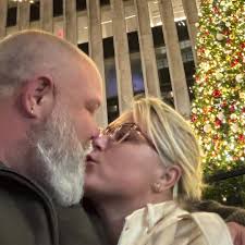 Melanie Sunshine Neale (@melanie.sunshine.neale) • Facebook, Connect with  friends