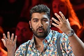 Verkaufe handsignierte und originale autogrammkarte mit einer. The Masked Singer Faisal Kawusi Emport Mit Geschmacklosem Merkel Witz
