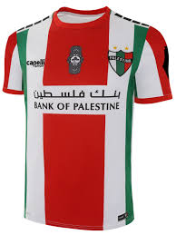 Şili ligi takımlarından olan palestino cd takımı 1920'de şili'ye göç eden filistinli göçmenler tarafından kurulmuştur. Club Deportivo Palestino 2020 Away Kit